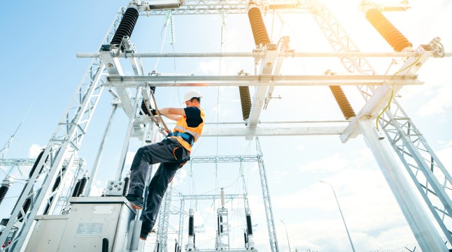 Hikvision’s solution helps protect the well-being of your personnel, too. Advanced technologies help ensure on-going compliance using real-time detection and alerts delivered by an advanced video security system.