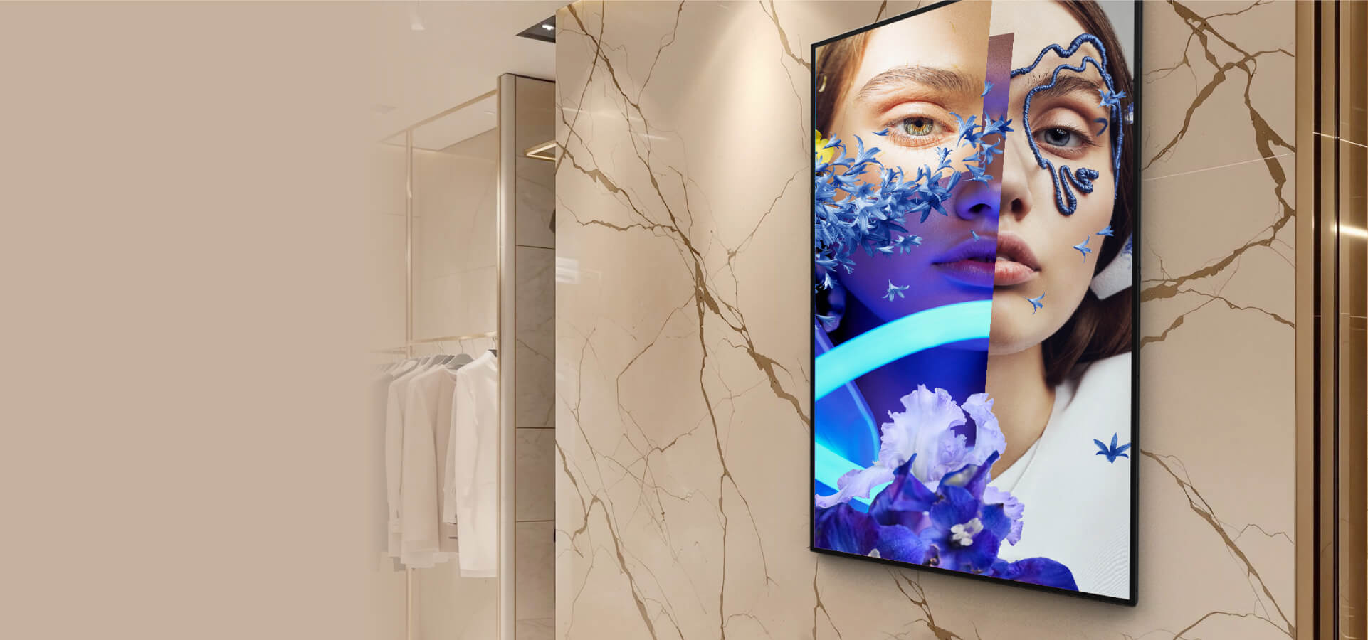 Wall-Mounted 
Digital Signage